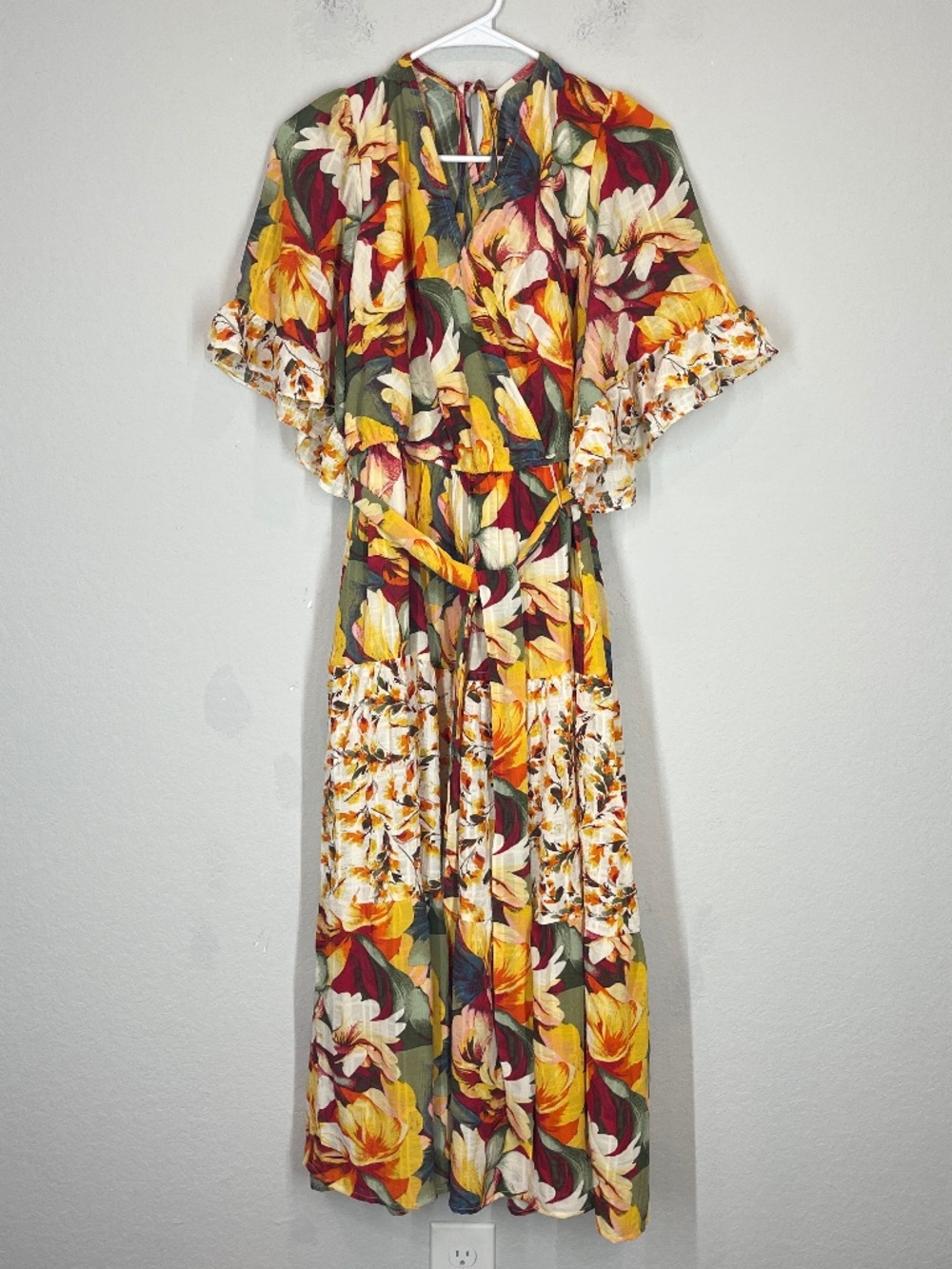 Figueroa & Flower Maxi Dress Women's 1X Floral Tiered Boho Lined Flutter Sleeve